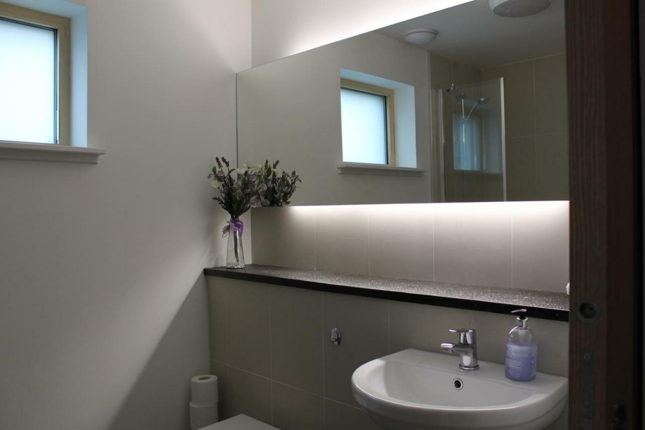 Apt 1, Frasers Close, เคิร์กวอลล์ ภายนอก รูปภาพ