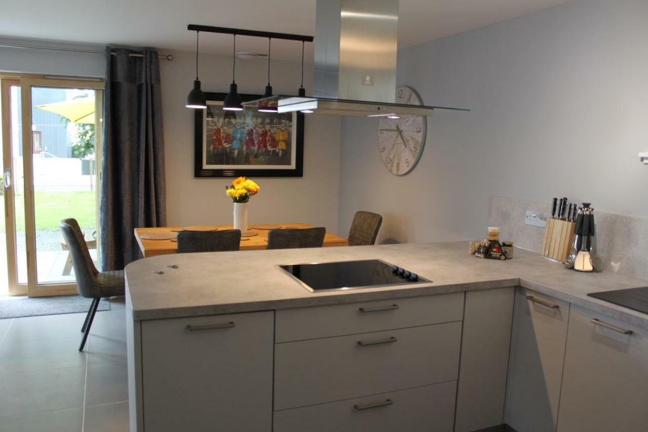 Apt 1, Frasers Close, เคิร์กวอลล์ ภายนอก รูปภาพ
